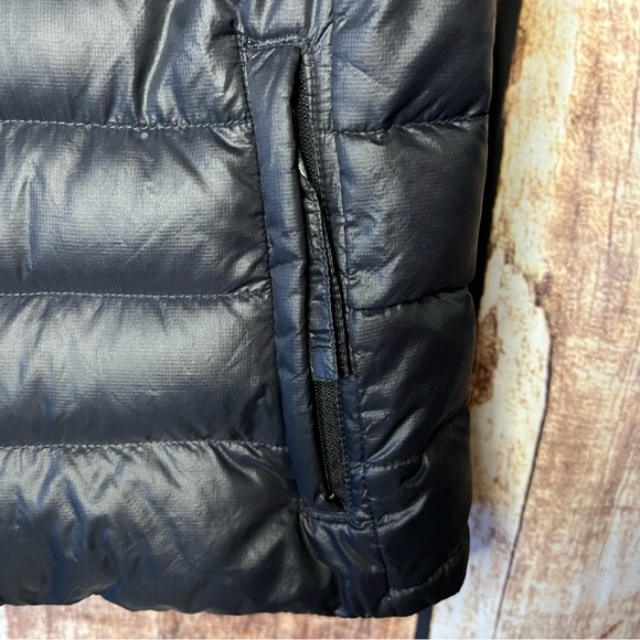 Gap down puffer vest - Picture 2 of 9